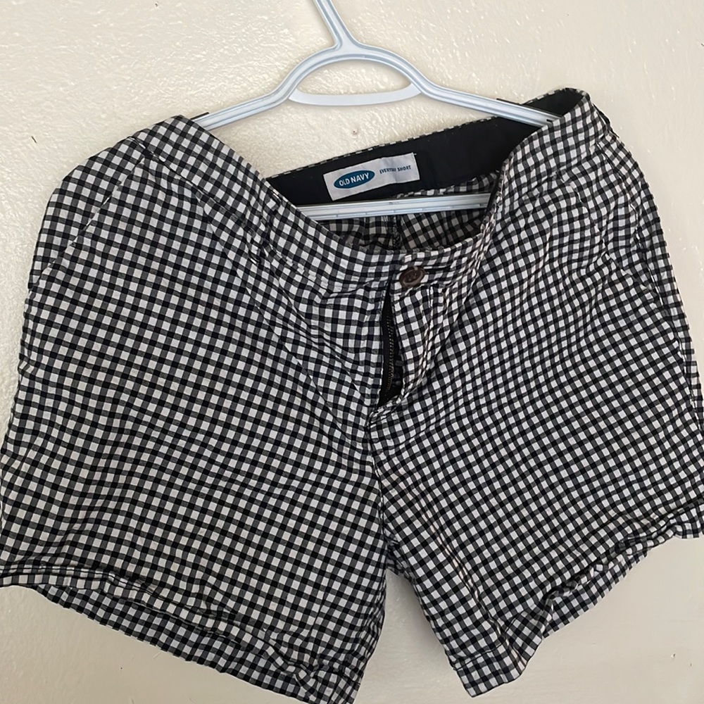 Old navy black and white shorts